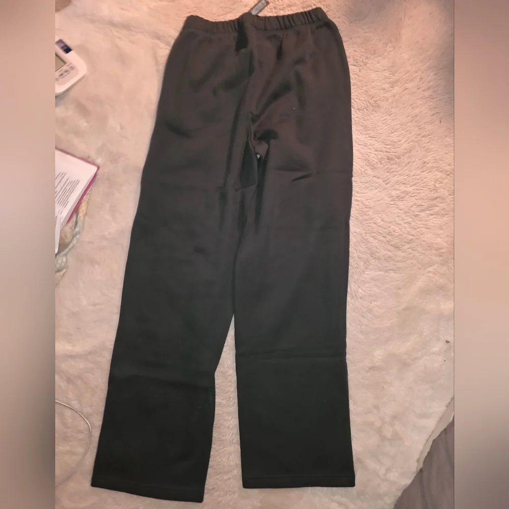 Skims Cotton Fleece Straight Leg Pant in Spruce NWT Size Small - Picture 3 of 16